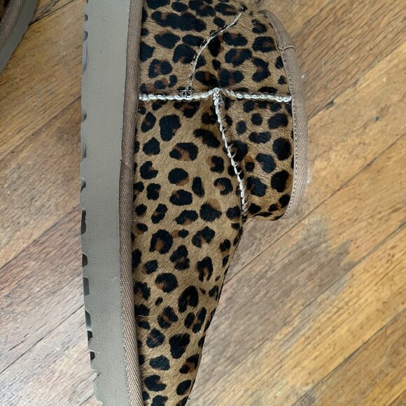 UGG Classic Ultra Mini Leopard Print Size 7 - Picture 10 of 12